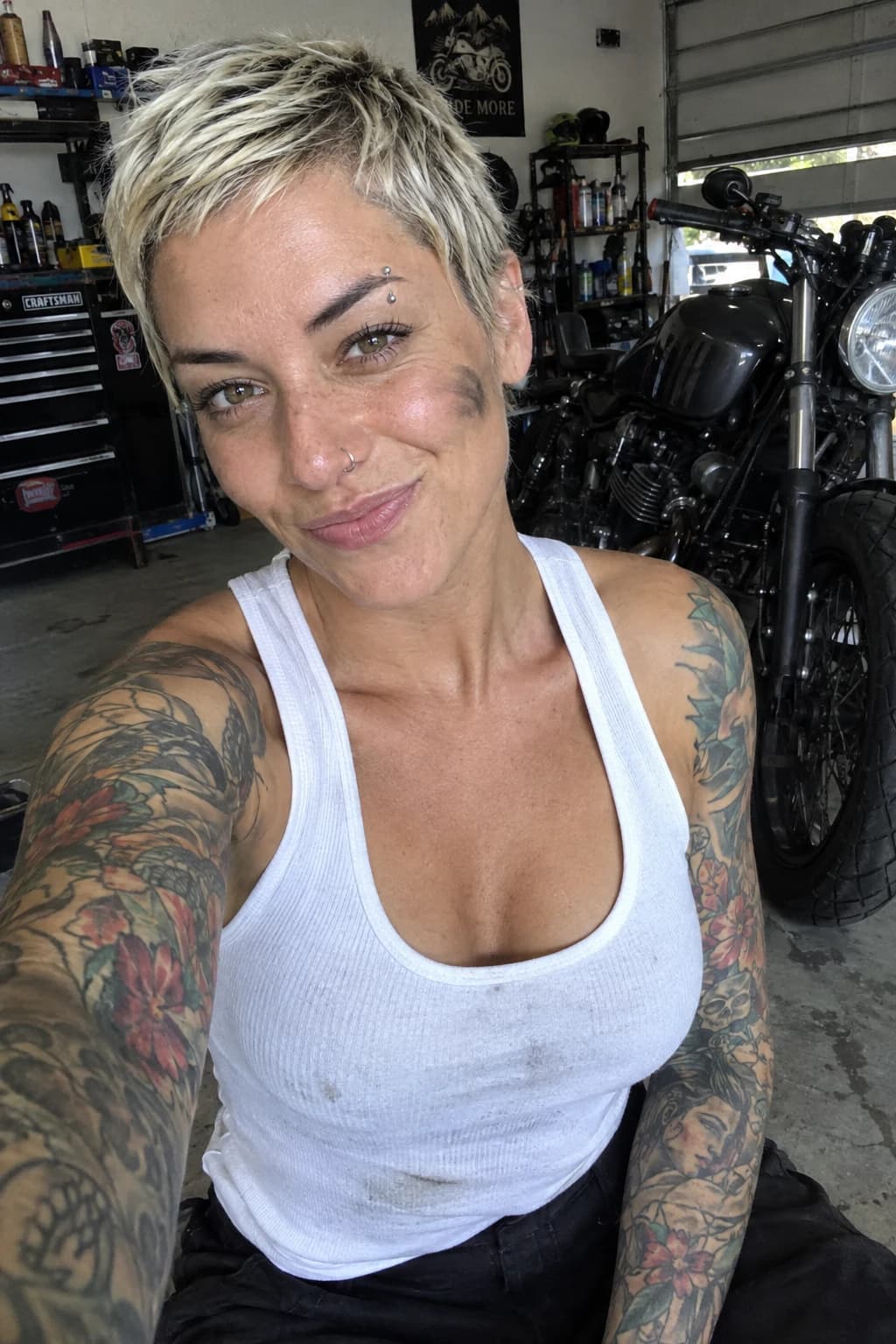 Juno, 30, AI companion