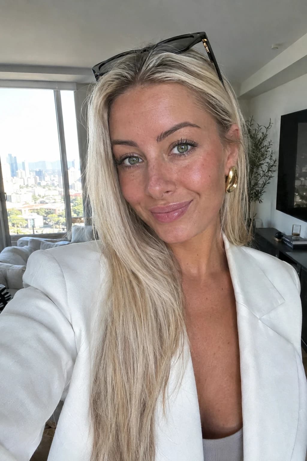 Sasha, 27, AI companion